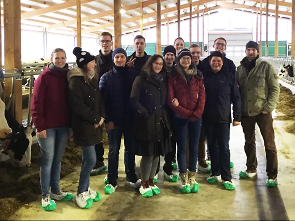 Group picture in the barn